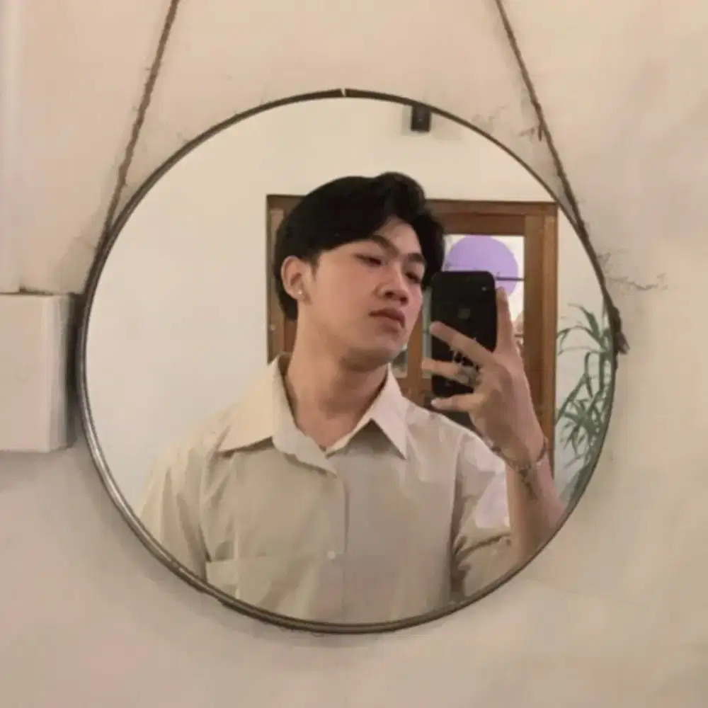 MENCARI LOWONGAN PEKERJAAN