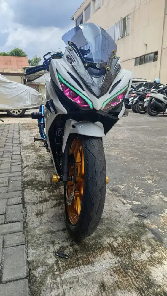 Honda cbr 150r 2016
