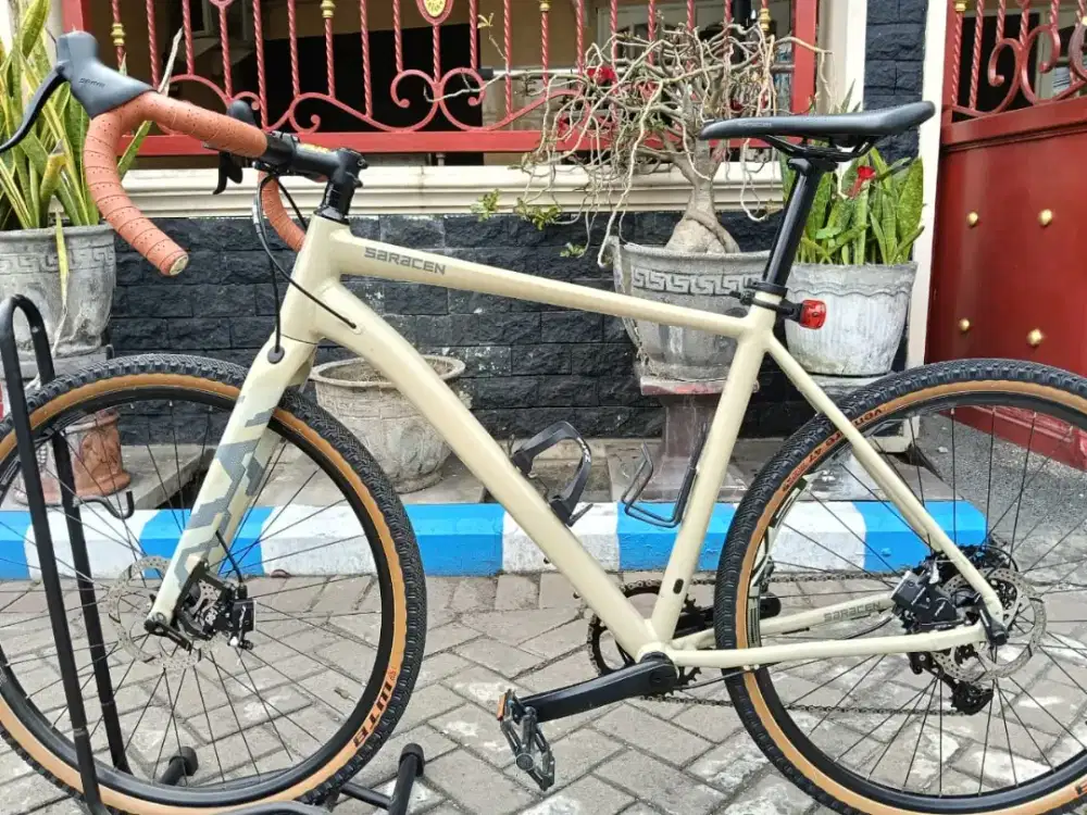 Sepeda gravel rasa baru