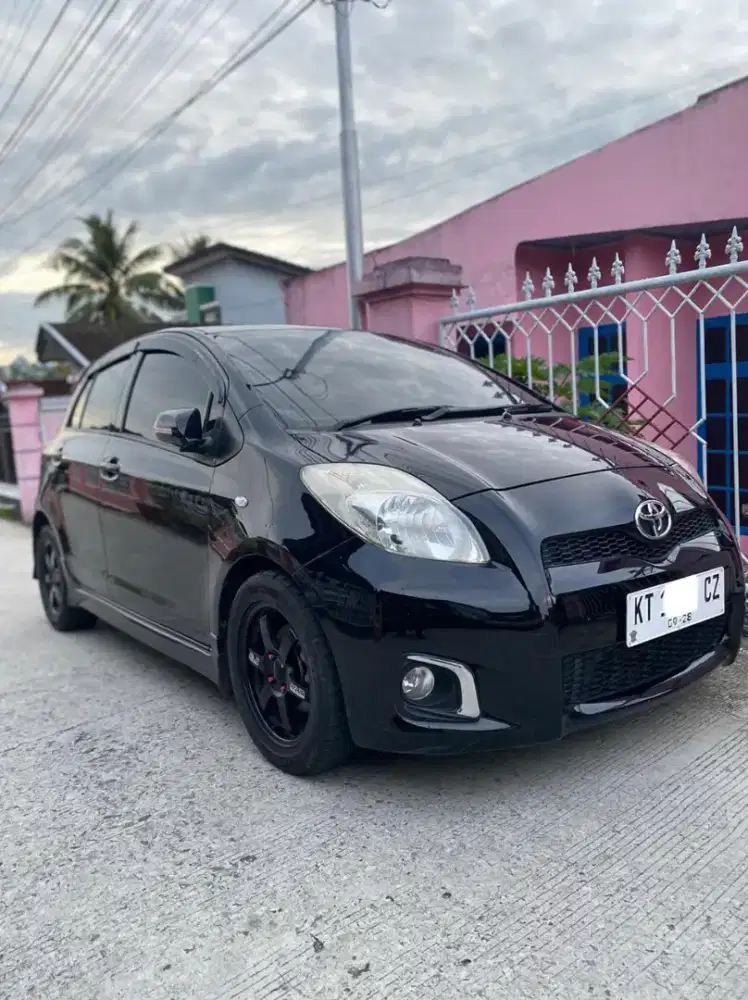 YARIS E AUTOMATIC 2013