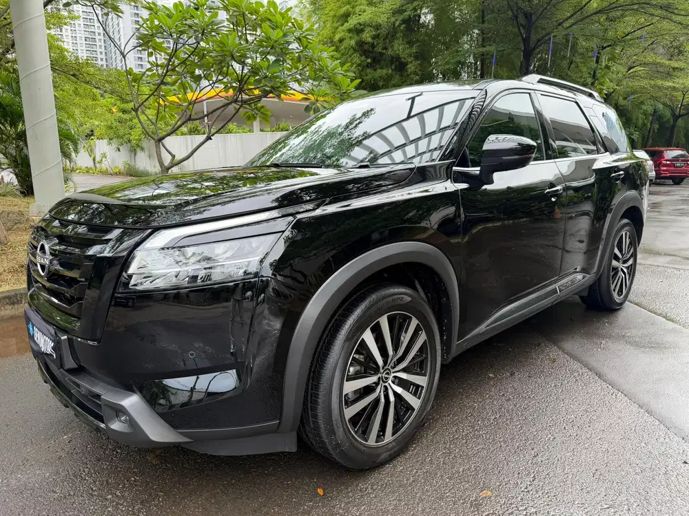 Nissan Pathfinder Platinum 2023