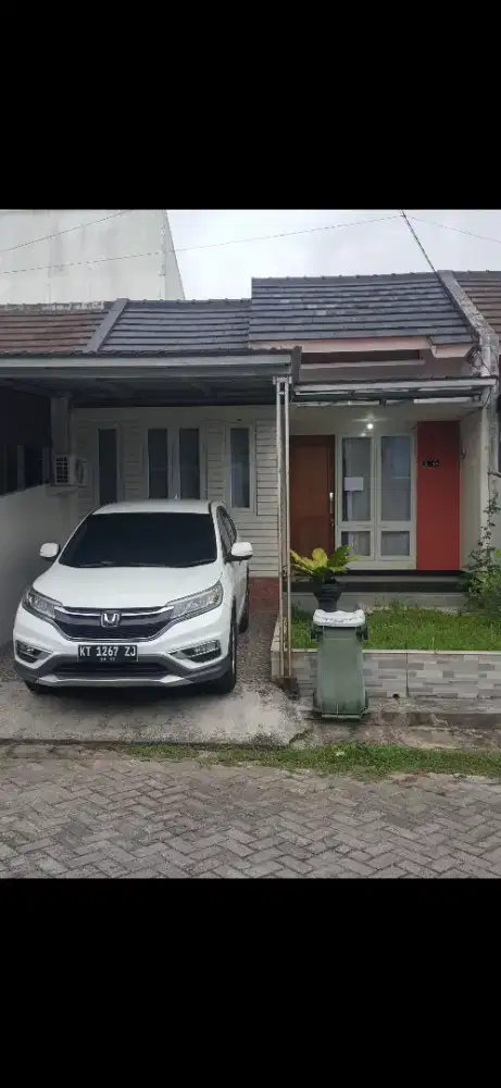 Di Kontrakan Rumah Komplek Borneo Paradiso Cluster Oackwood Blok L3A