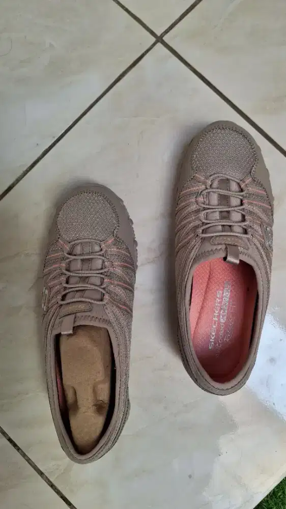 Sepatu Skechers
