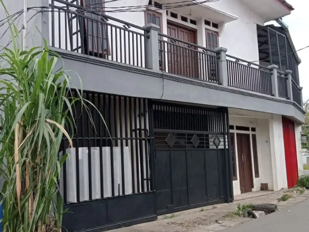 Rumah cocok untuk usaha dan kantor Jalan 2 mobil