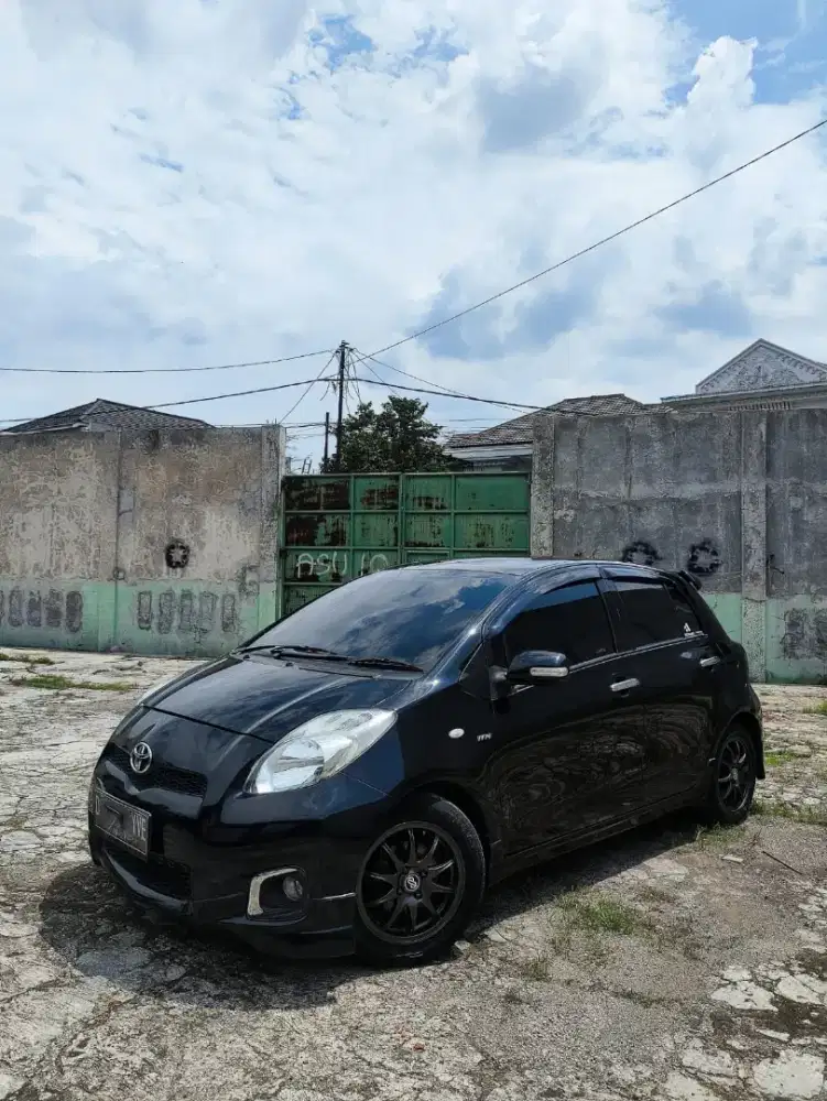 Yaris E 2012 Good Looking