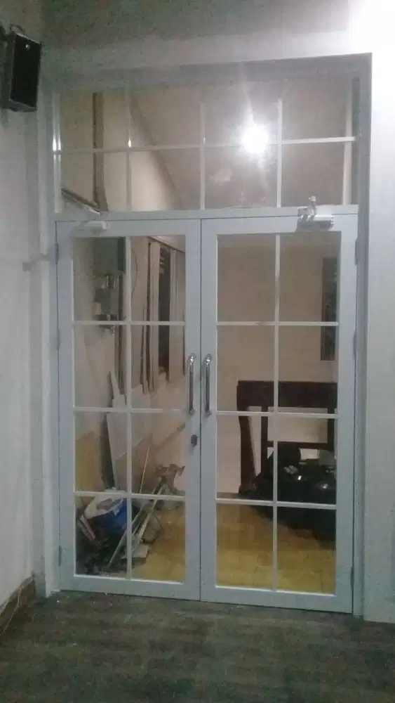 Pasang Sekat Kantor Pakai Kusen Aluminium - Alumunium - Gypsum - Cat