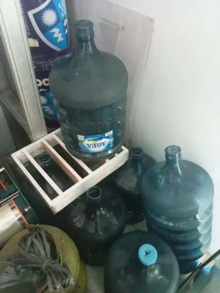 Galon Aqua kosong