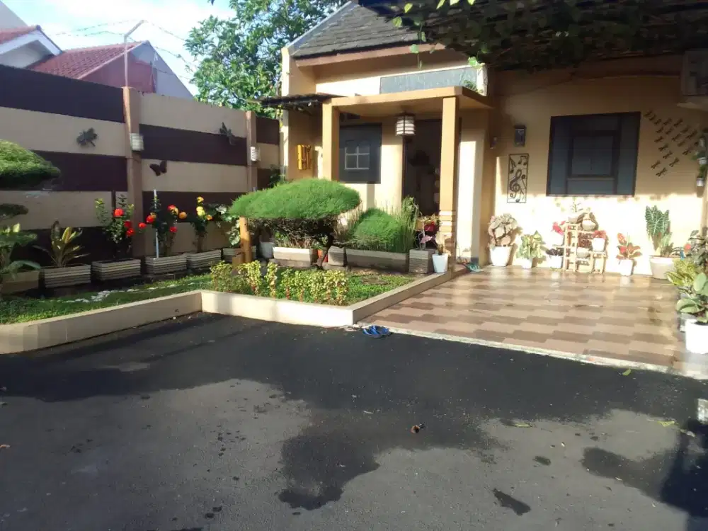 Rumah dijual 1 lantai SHM letak strategis Bebas Banjir