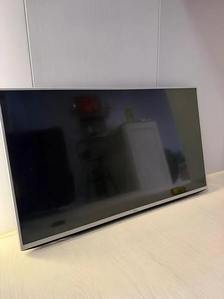 Tivi LG 43 inchi dr baru pake