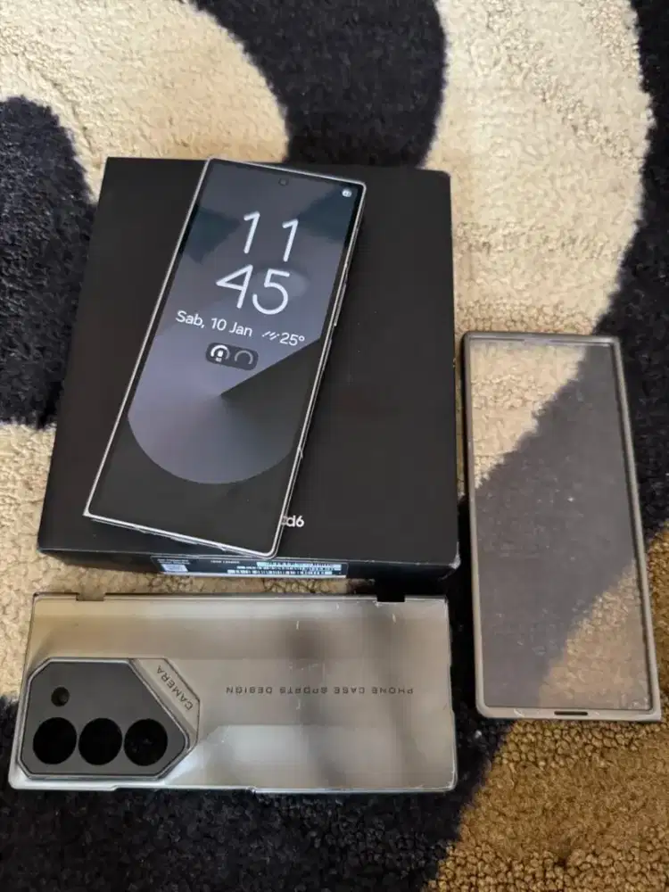 Samsung z fold 6 silver 12/256gb dualsim 5G+ fullset resmi SEIN RR