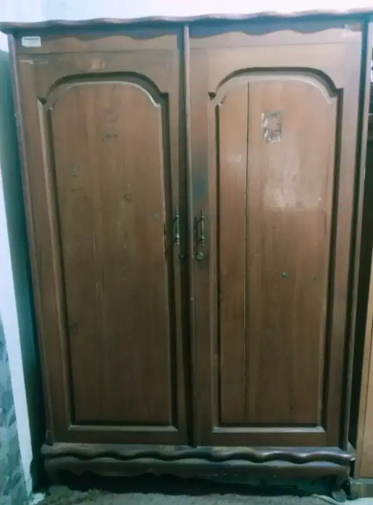 Dijual Lemari kayu jati tua/kuno(ASLI)sesuai foto & tanpa cacat/rayap