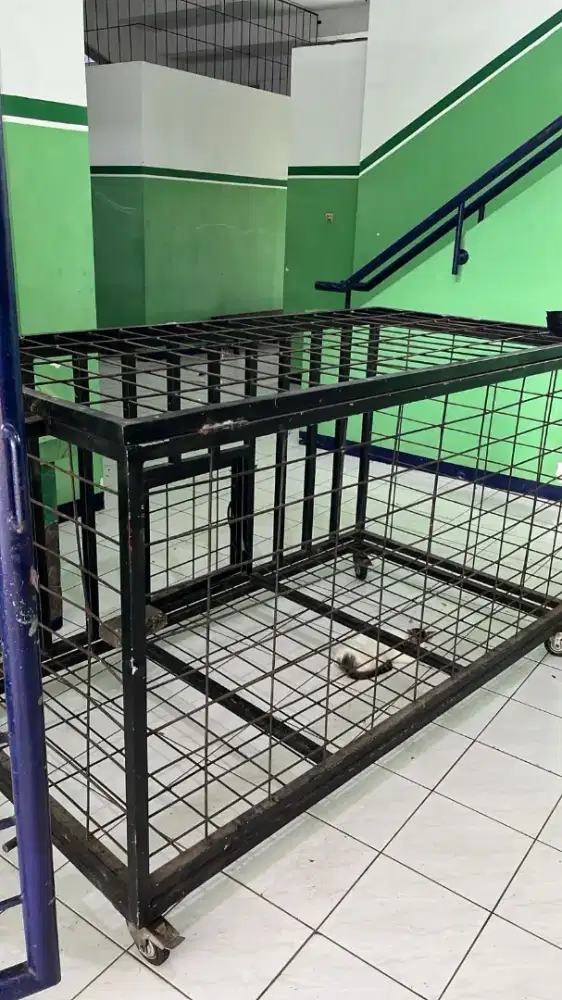 Keranjang Besi Besar