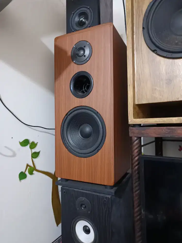 Speaker 2.1 plus ampli siap pakai