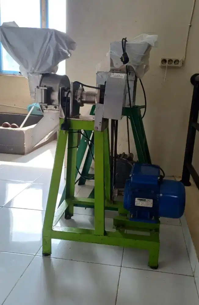 Mesin penggiling bumbu