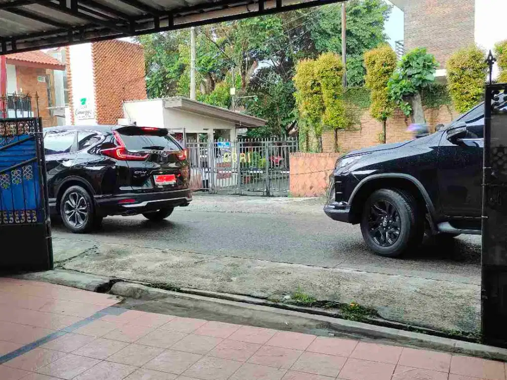 DISEWAKAN RUMAH STRATEGIS PINGGIR JLN RAYA PEKAPURAN. DEPAN KOMPLEK CGR 1, CIMANGGIS TAPOS DEPOK