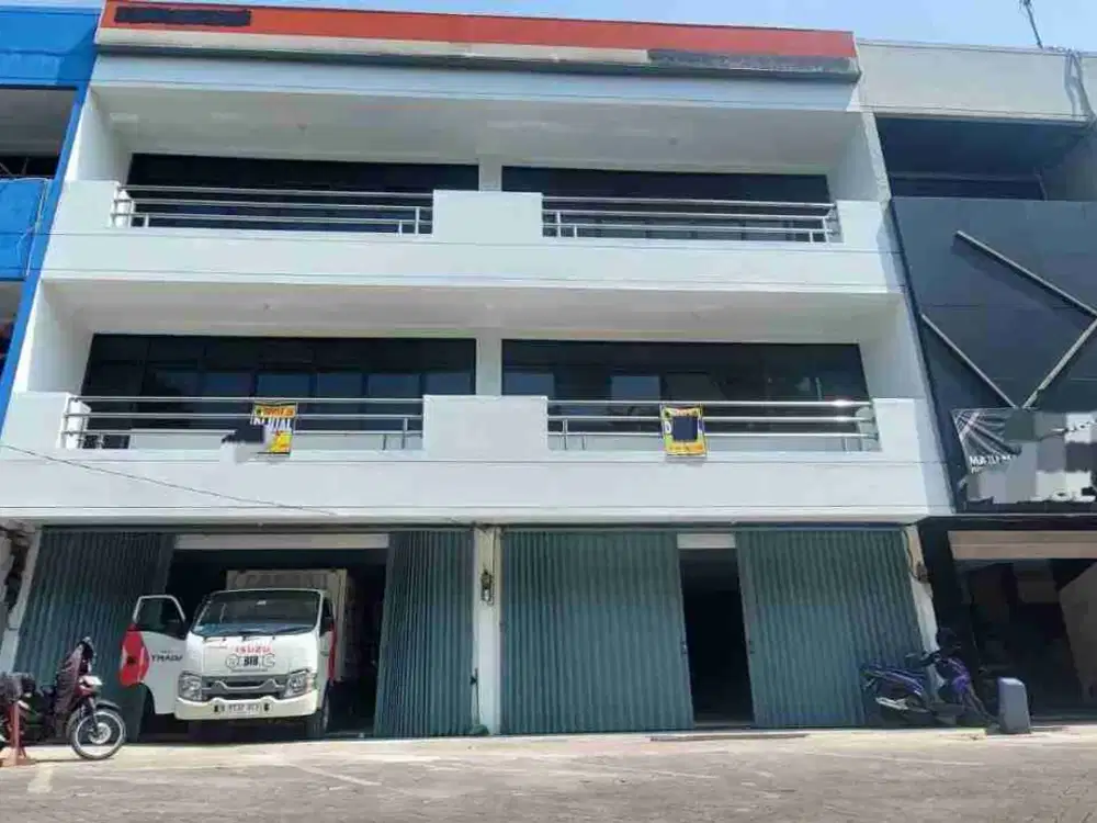 Ruko Gandeng Raya Wolter Monginsidi