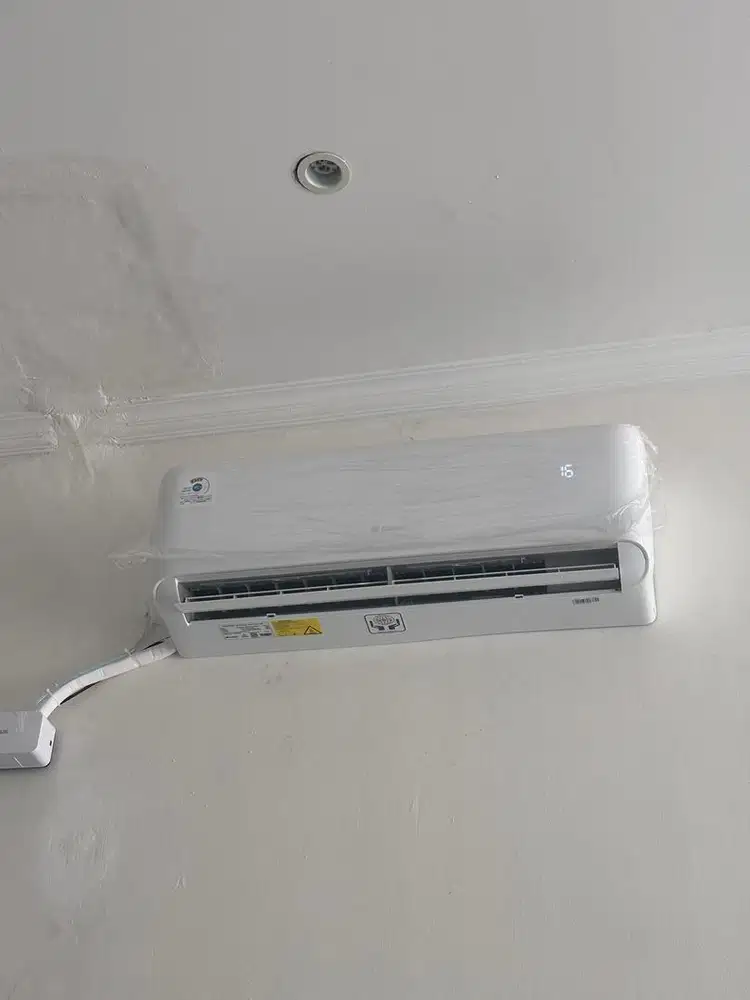 Jual AC second tapi baru