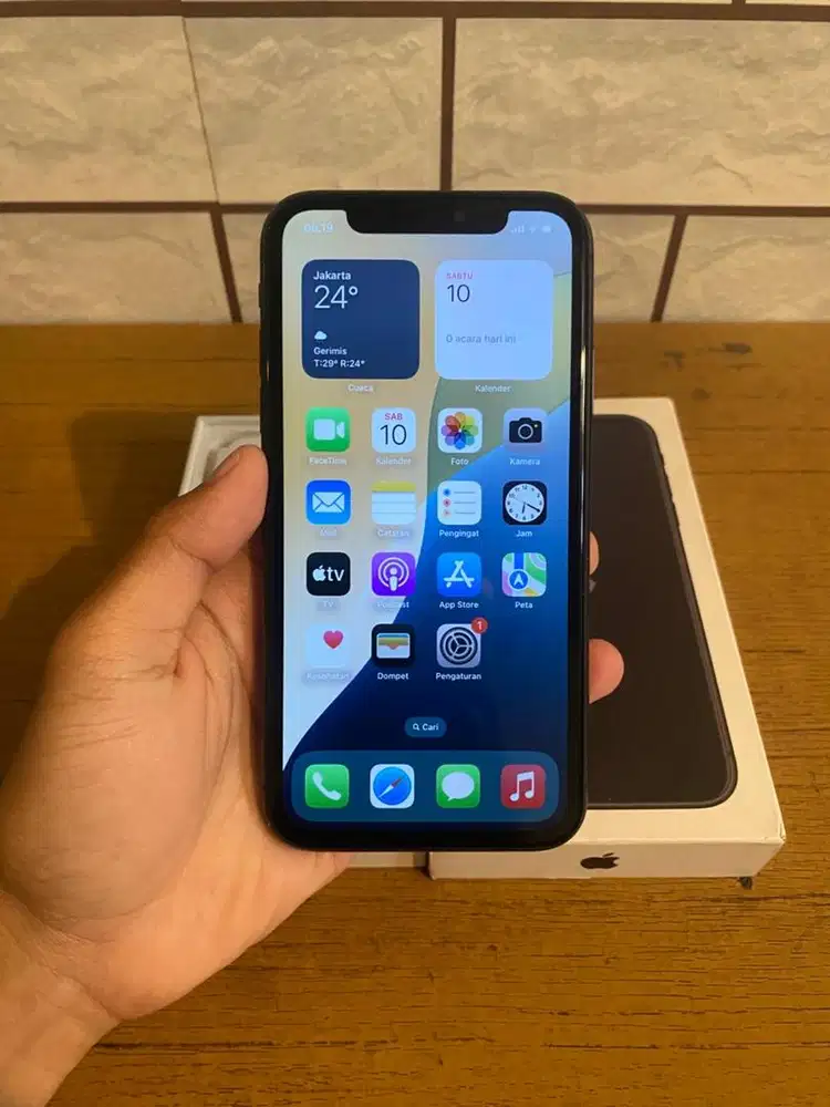 iPhone 11 Black 64 GB ex iBox