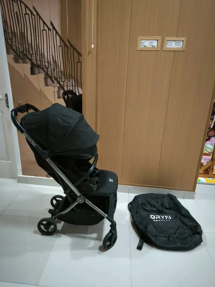 Stroller lipat tutup otomatis gea baby oryn gravity jet black