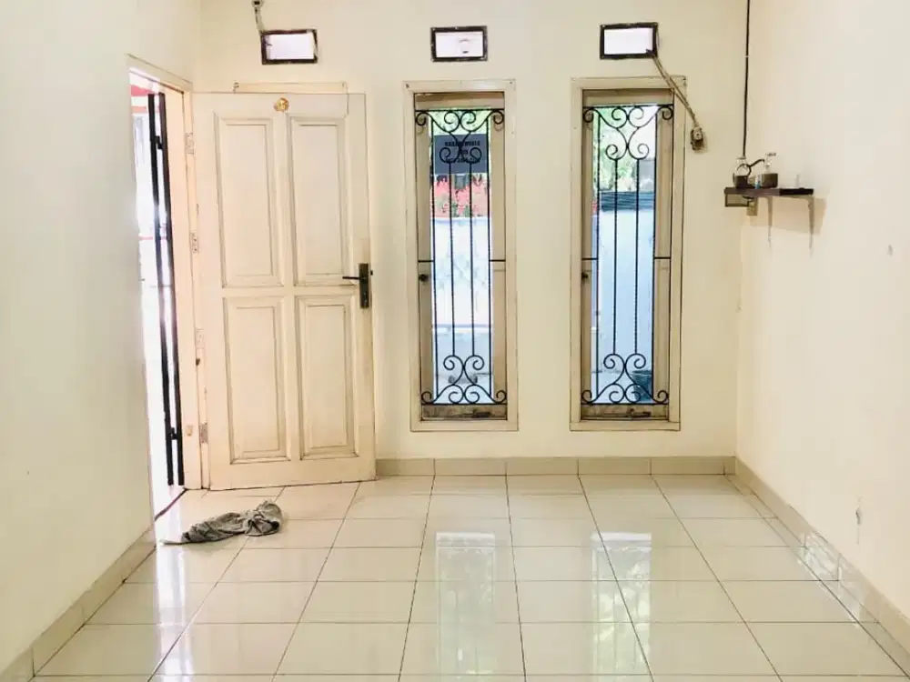 SEWA MURAH! Rumah Siap Huni Harapan Indah 1 – AC, PDAM, Carport