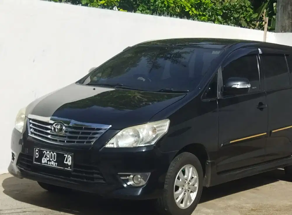 Toyota Kijang Innova 2012 Bensin