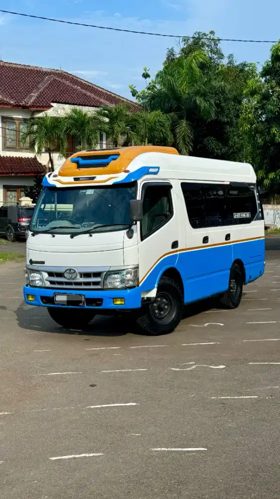 Toyota Dyna Microbus 2017 Low Km
