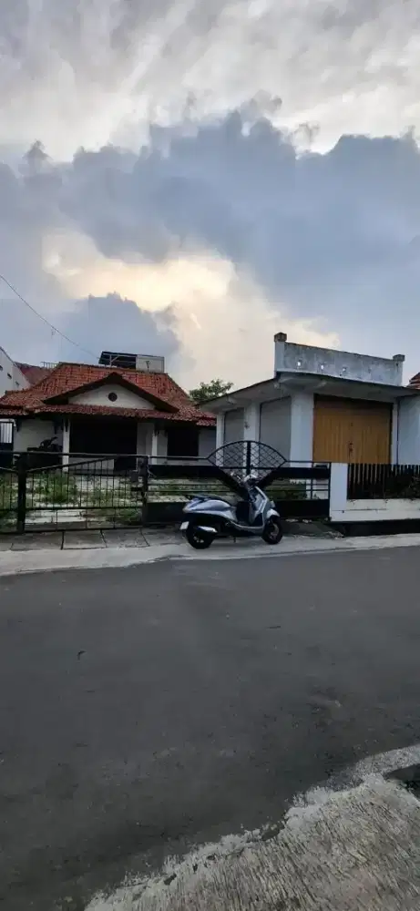 RUMAH SEWA LUAS 370 DEPAN SWALAYAN ADA SETIABUDI BANYUMANIK