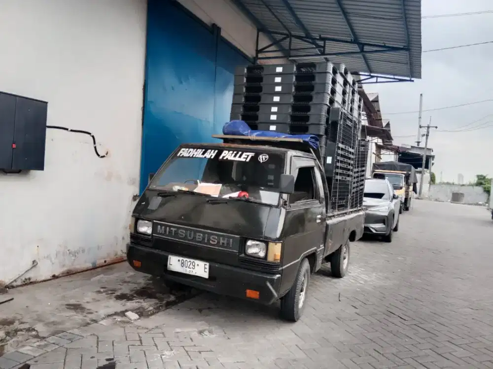 Palet plastik baru standar gudang