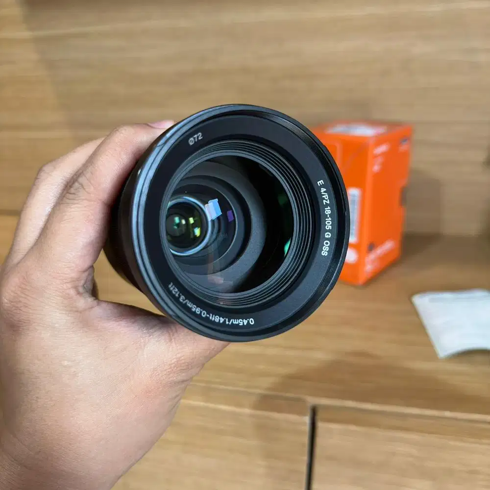 Lensa SONY E PZ 18-105mm f/4 G OSS