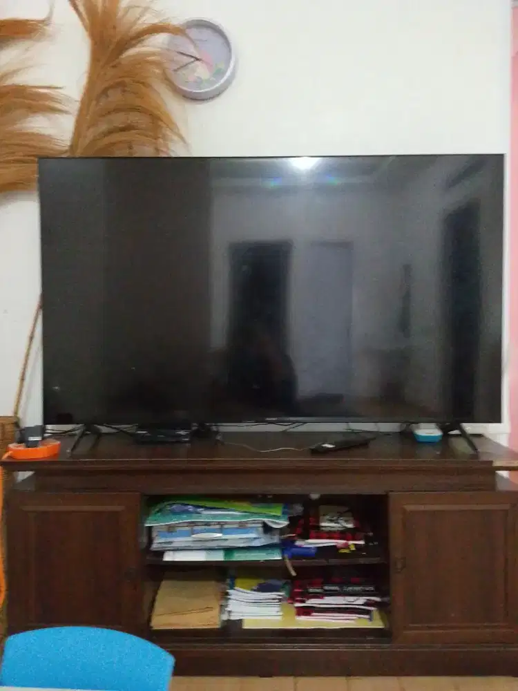 TV Toshiba 65 inch kondisi baik dengan PS 4