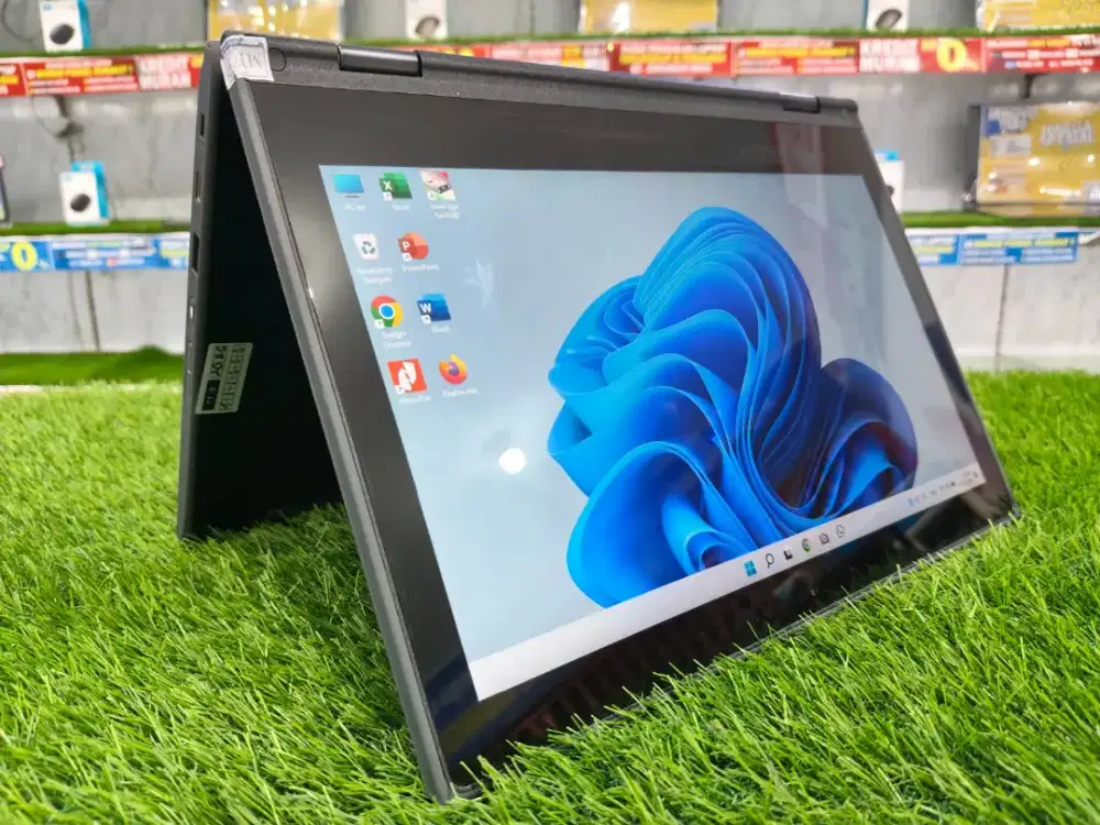 DIJUAL LAPTOP LENOVO TOUCHSCREEN BISA DILIPAT 2JTAN AJA