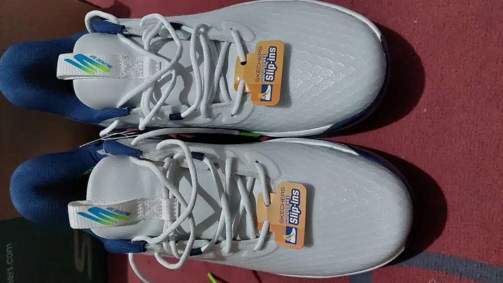 Sepatu Olahraga Skecher