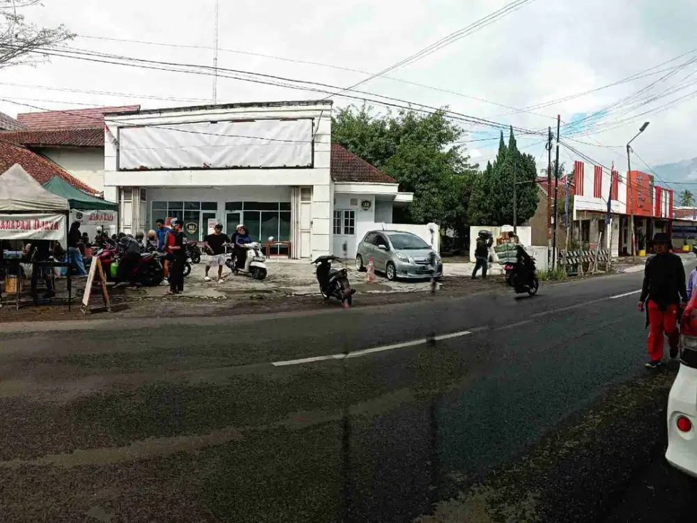 Dijual Rumah Strategis dan Lokasi Komersial di Garut