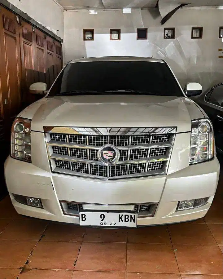 Cadillac Escalade 6.2 Platinum 2012 White Putih 2013 2011 dijual Bu