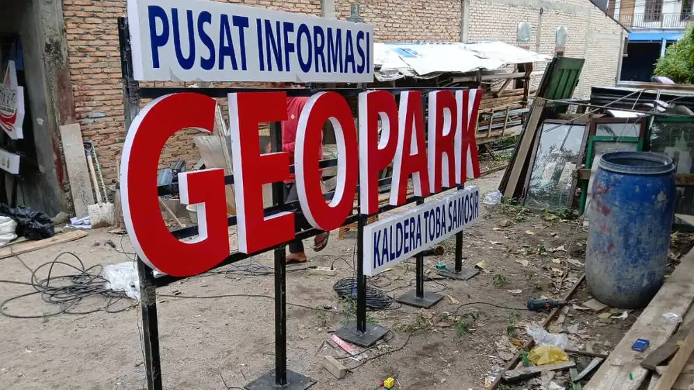 HURUF TIMBUL AKRILIK LAMPU