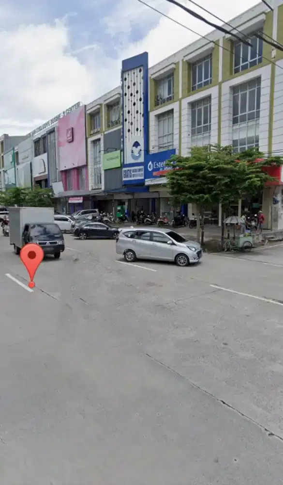 Disewakan Ruko 4 lantai wilayah bisnis boulevard