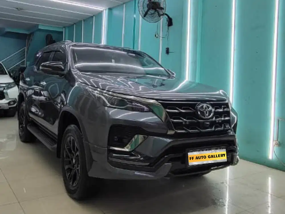 Toyota Fortuner GR sport ( 2023 )