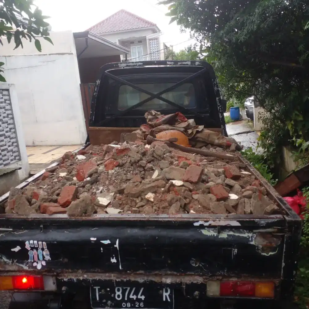 Jasa angkut puing.