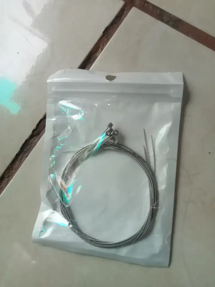 Senar gitar unpacking import