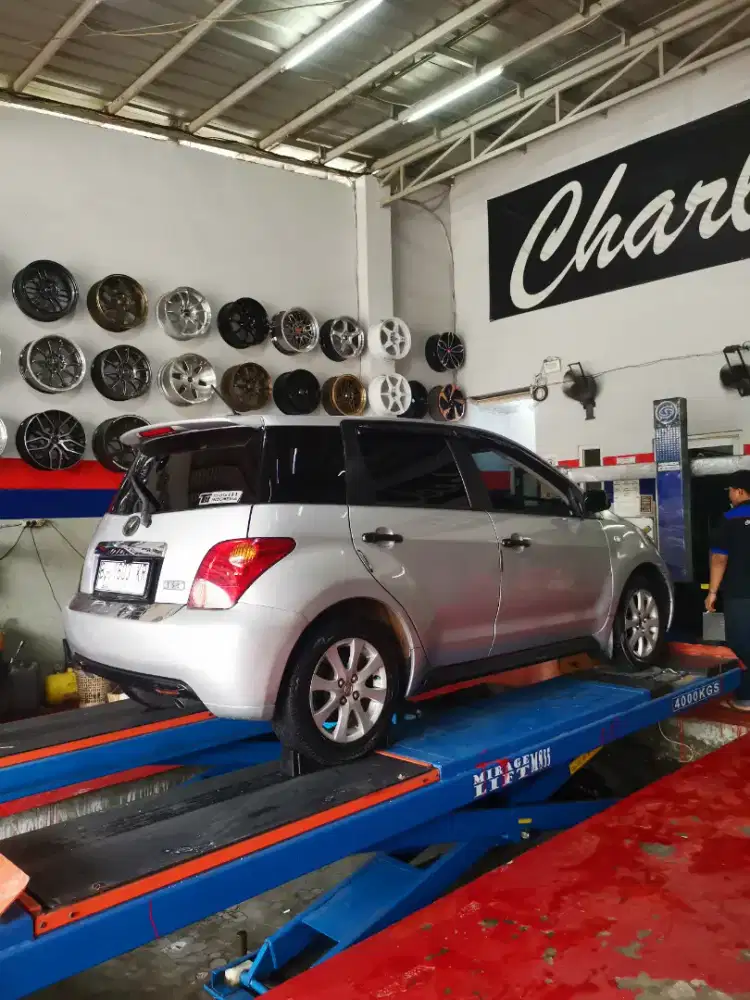 Toyota ist 2003 Bensin