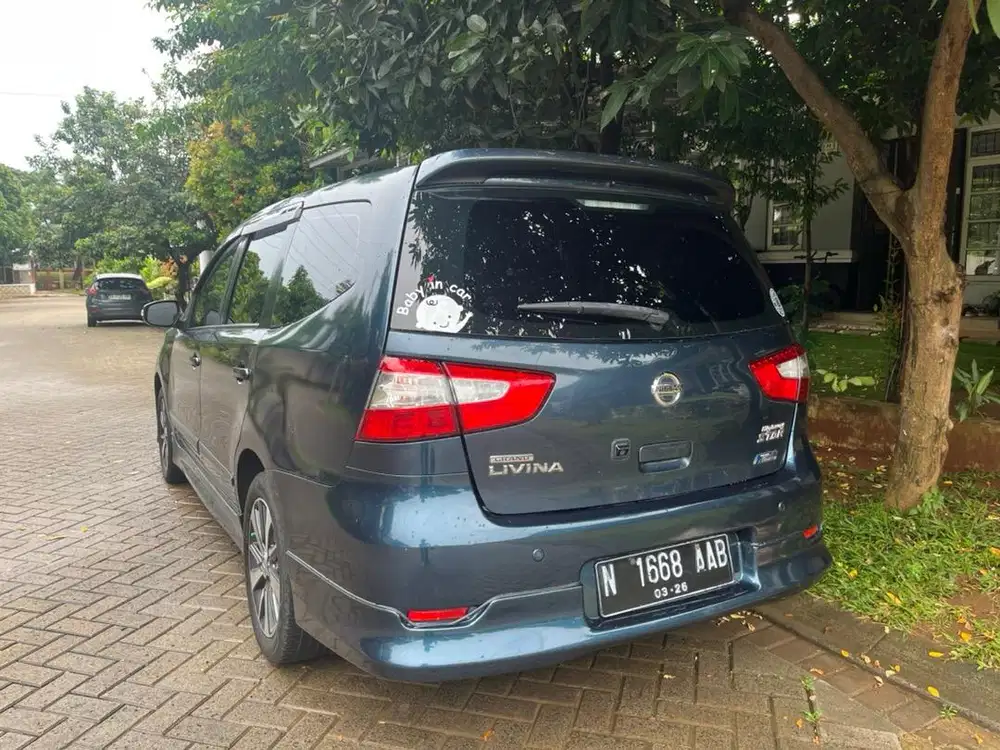 Grand Livina 2017 HWS XV 1.5 Biru Metalik AT Metik Nissan