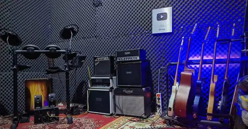 KURSUS / LES GITAR ELEKTRIK & AKUSTIK PERSONAL SEMUA USIA