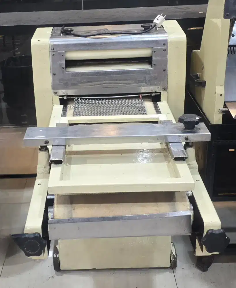 Moudel Roll penggilas adonan Tawar