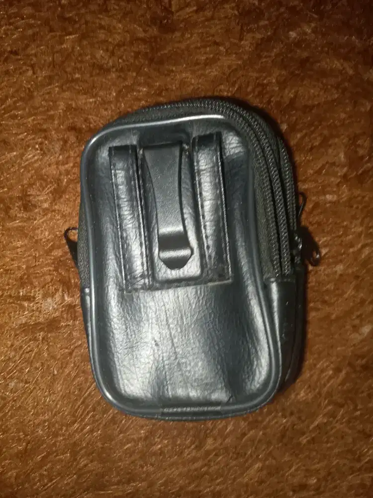 DOMPET 4 LAPIS WARNA HITAM