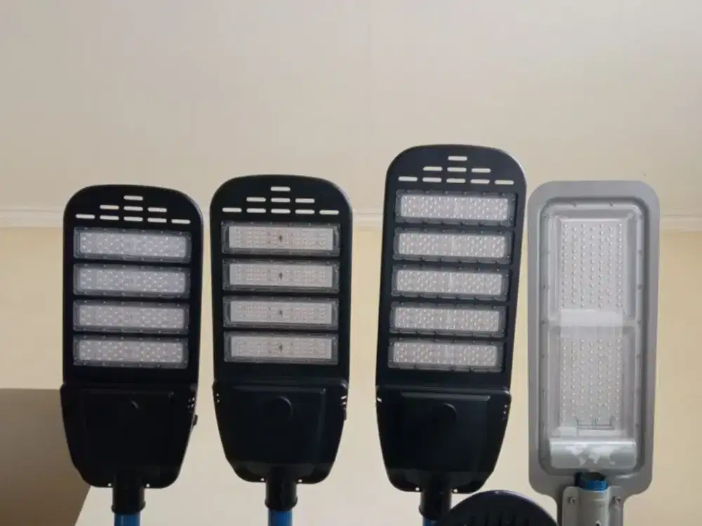 Lampu Jalan PJU All In One