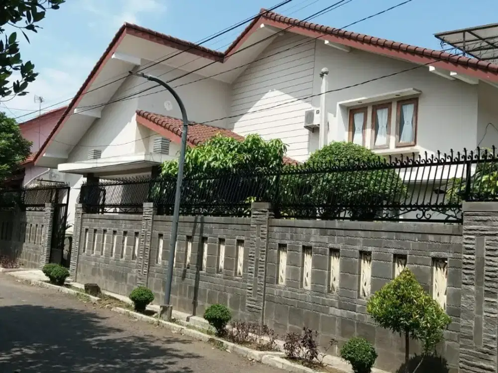 Dijual Rumah Hook di Cisaranten Bandung Siap Huni.