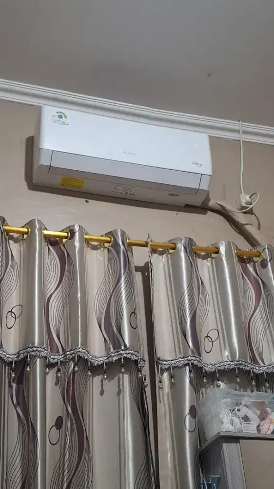 DIJUAL AC GREE INVERTER 1/2 PK F5S