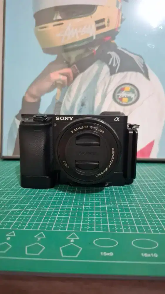Sony A6400 + Lensa kit