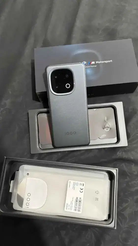 Iqoo 13. 16/512 Black