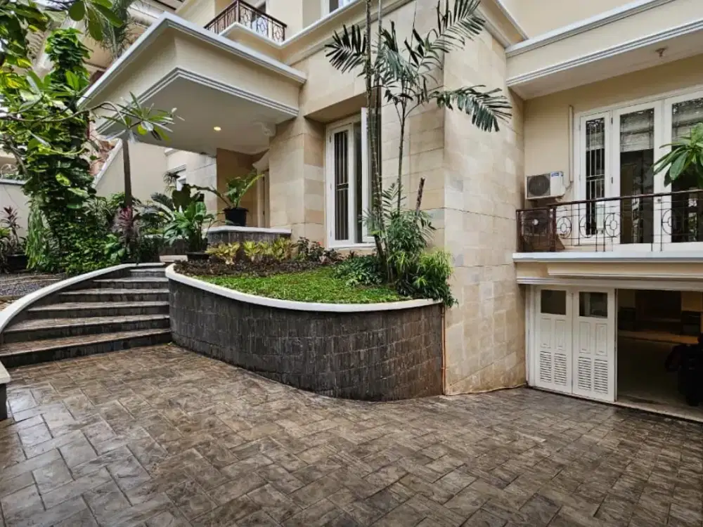 RUMAH MEWAH DALAM KOMPLEK PONDOK INDAH JAKARTA SELATAN LOKASI STRATEGIS DEKAT PIM DAN AKSES TOL